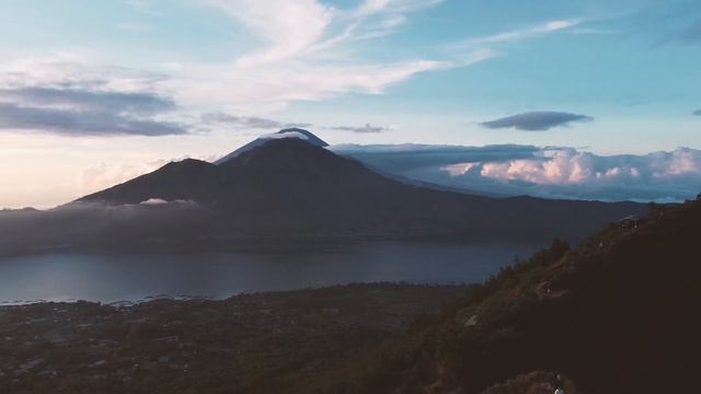 Gunung Batur Bali Sunrise Trek 2021|Bali Indonesia's Active Volcano|Kintamani Volcano смотреть онлайн