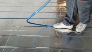 № 28. Теплый пол без стяжки  монтаж своими руками  часть 7  укладка трубы на прямых участках