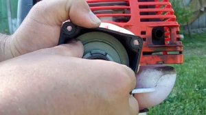 Проскальзывает стартер в бензокосе. Стартер не заводит бензокосу. Шнурок стартера. Пружина стартера