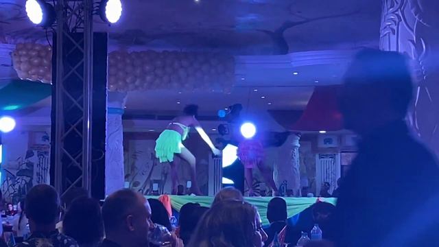 New Years Eve Dinner Party Dance Show (2/2) @ Caribbean World Soma Bay in Hurghada, Egypt смотреть онлайн