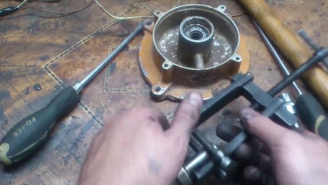 Ремонт насоса Агидель. Замена подшипников, сальника и конденсатора.