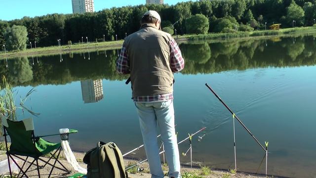 Рыбалка на донку в городском пруду. Ловим карася. смотреть онлайн