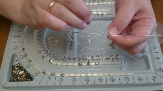 Реставрация бижутерии. Ремонт бус. Бусы из сатинового стекла. Винтажные украшения. смотреть онлайн