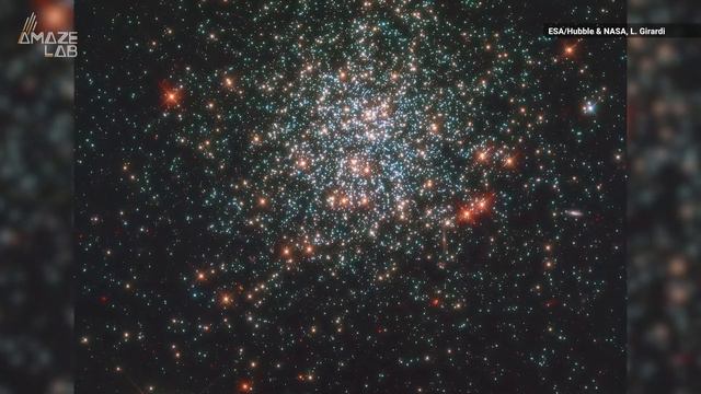 Hubble Captures Stunning Image of Sparkling Star Cluster смотреть онлайн