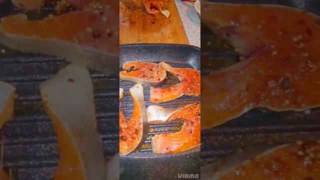 Сёмга на сковороде Сочный СТЕЙК. ? маззали сёмга баликни пишириш тез ва осон усулда. смотреть онлайн