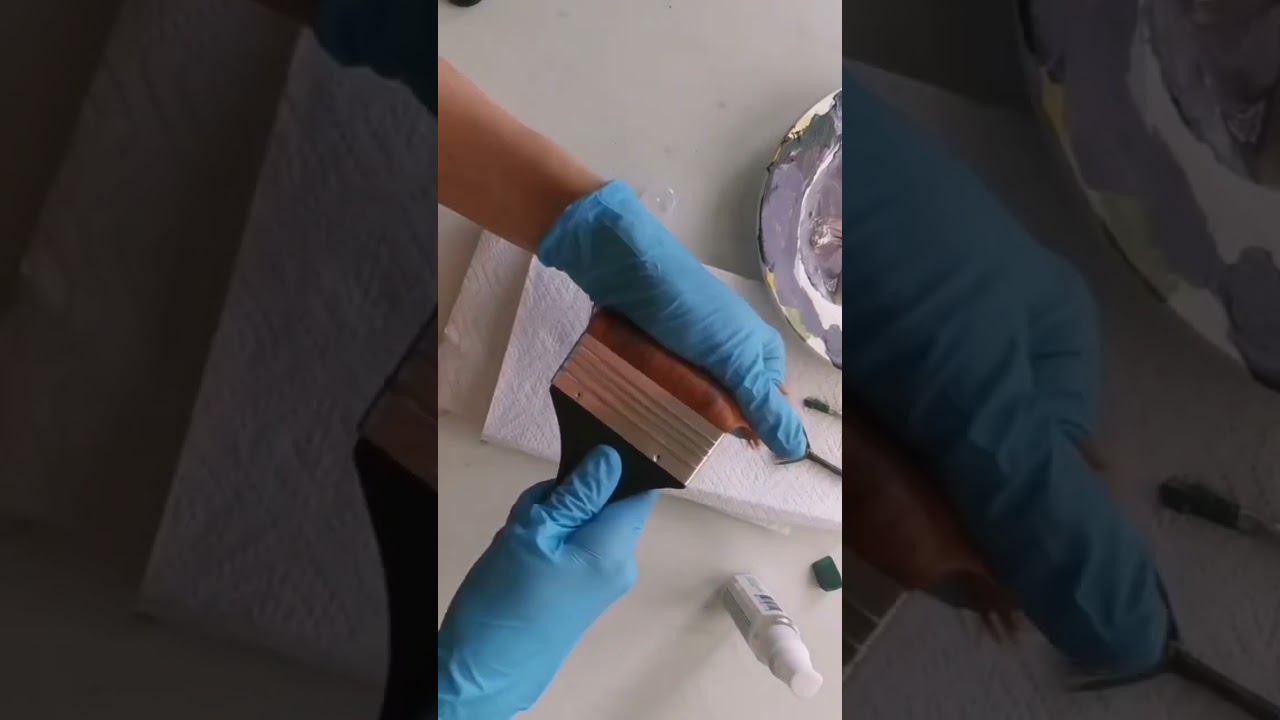 Александра Головина показывает, как чистить кисти после акрила, масла, лака и многого другого! смотреть онлайн