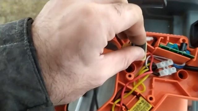 Плавный пуск в торцовку BLACK+DECKER BES700