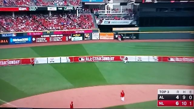Vlad Guerrero goes deep again! смотреть онлайн