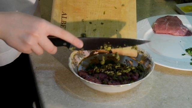 ТАР ТАР из говядины. Рецепт тартар от Константина Ивлева. Готовим дома. смотреть онлайн