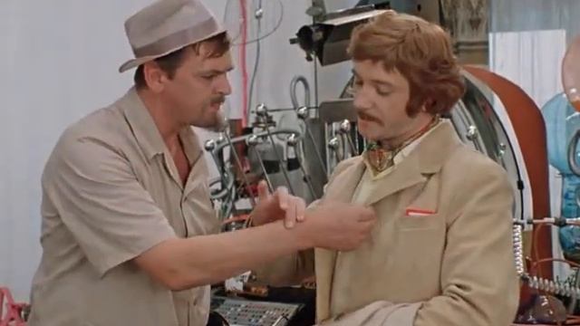 Меня терзают смутные сомнения...Фамилия моя слишком известна,чтобы я её называл! смотреть онлайн