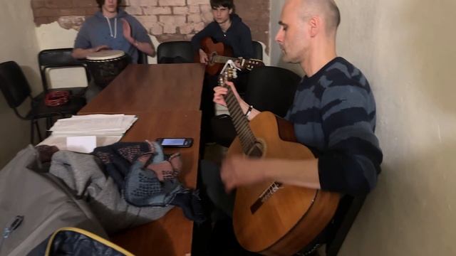 Репетиція шкільного джаз-бенду під час повітряної тривоги. Листопад - 2023 смотреть онлайн