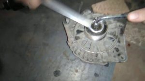 Как открутить шкив генератора .