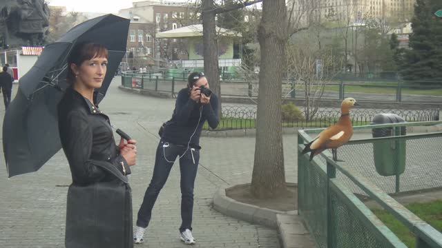 Уточка и слонёнок в Московском зоопарке смотреть онлайн