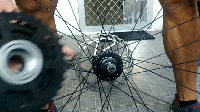 (7 Speed) Freewheel Cogs Removal and Installation смотреть онлайн