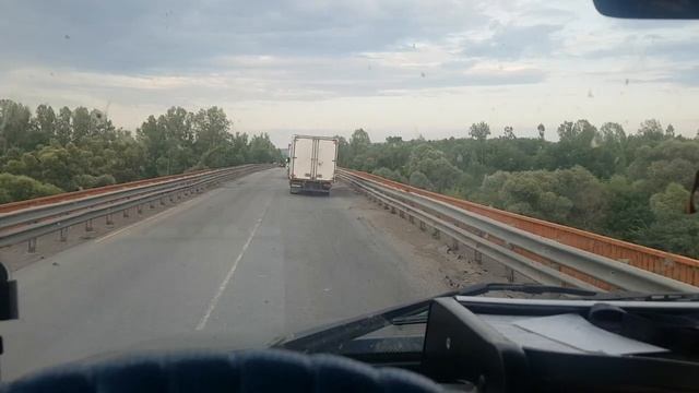 Дальнобой на Volvo VNL Доделывать боковые фонарики пришлось в рейсе смотреть онлайн