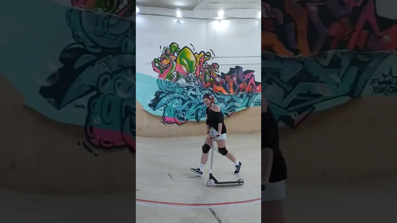 ТОП 5 Мам на трюковом самокате.✨ 1-е место Тренировка в скейт парке BunnyHop смотреть онлайн