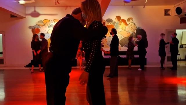 Milonga de los Viernes, da Escola Lição de Tango, Porto, Portugal, em 25/02/22. смотреть онлайн