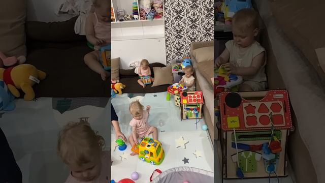 Тройняшки все в делах и заботах 😀 #тройня #тройняшки #крупняшки #triplets смотреть онлайн