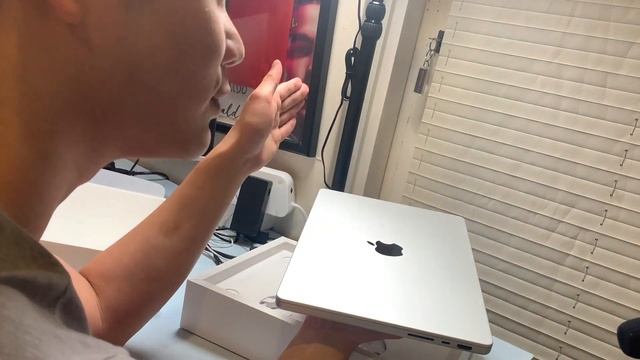 Unboxing & First Impressions of the NEW M1 Pro 14 inch Macbook Pro! смотреть онлайн