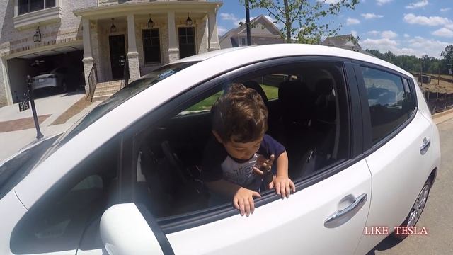 Nissan Leaf After Driving Model X! смотреть онлайн