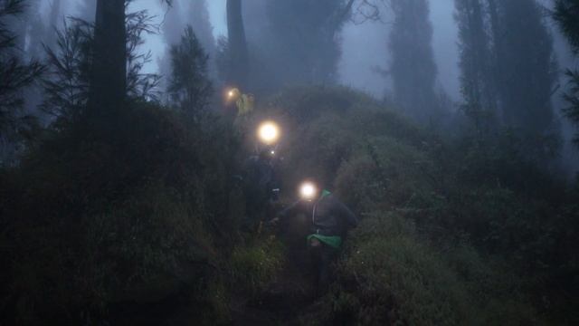 CLIMBING MOUNT AGUNG | the Tallest Volcano in Bali смотреть онлайн