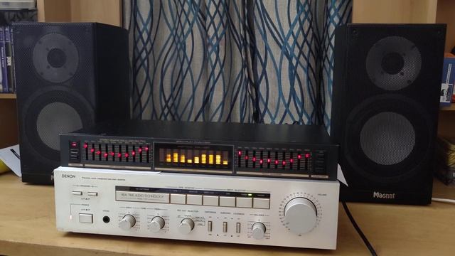 Denon 737 amplifier with Magnat Quantum 673 Bookshelf Speakers смотреть онлайн