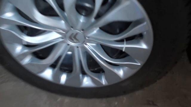 Про подкатной домкрат , цифровой манометр и замену колёс смотреть онлайн