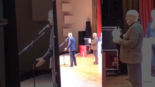 Игорю Петренко вручают приз за актёрское мастерство на фестивале военного кино в Туле смотреть онлайн