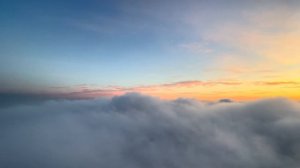 Полёт на Паралёте за облака. Закат над облаками в Санкт-Петербурге