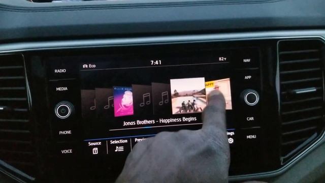 How to play music on an SD card in your VW. смотреть онлайн