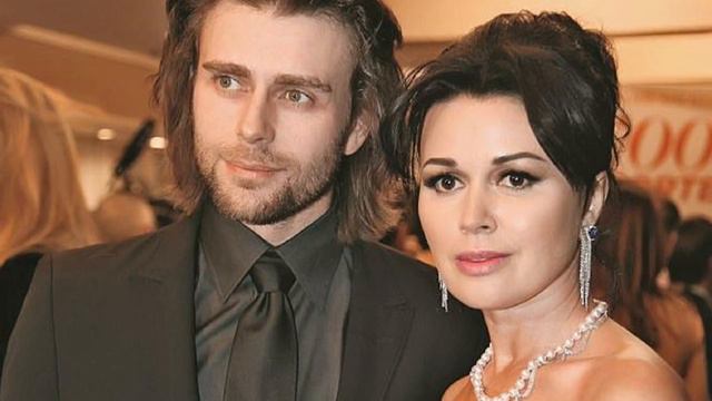 Давайте помолимся! Дочь онкобольной Заворотнюк просит о помощи: до злополучной болезни... смотреть онлайн