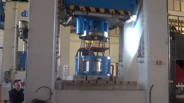 Гидравлический пресс Dirinler с H-образной станиной смотреть онлайн