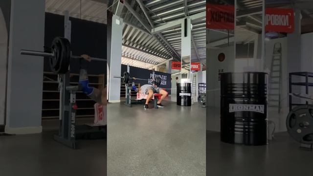 Жим штанги лежа, ноги на полу смотреть онлайн