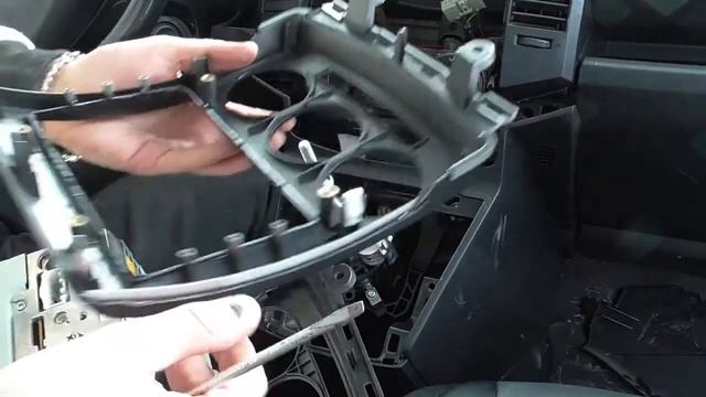 Монтаж новой магнитолы вместо штатной  MAZDA 5   1 часть #grafproduction #графпродакшн