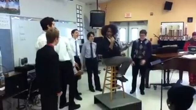 Guys' Singing Valentine to Mrs. Bussey - My Girl смотреть онлайн