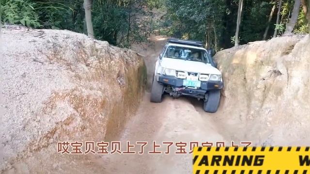 Nissan Patrol challenges Toyota Land Cruiser смотреть онлайн