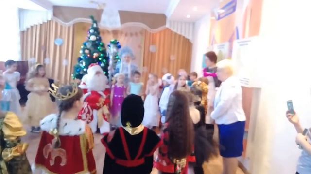 карина рассказывает про свою загадку про каток смотреть онлайн