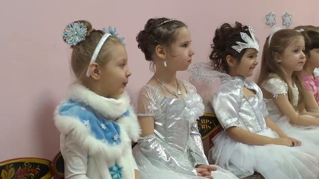 Денис Богатырь Утренник Новый год 5 лет смотреть онлайн