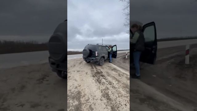 Два автомобилей под Таганрогом! Niva Legend Luxe Серый Базальт и Niva Travel-комплектация Black смотреть онлайн