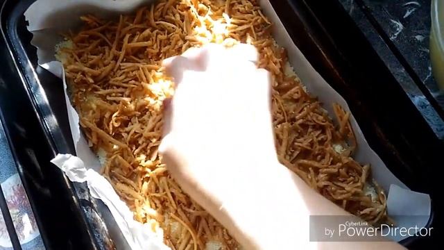 Пироги с брусникой и миндалем