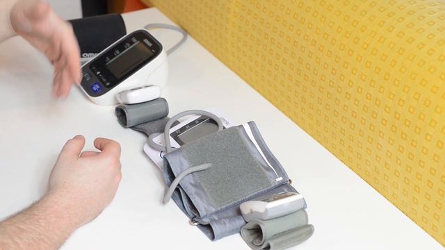 Sanitas SBM 36 Blutdruckmessgerät - Auspacken Blutdruck messen Vergleiche z.B. Omron M500 смотреть онлайн