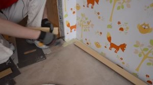 монтаж деревянных плинтусов