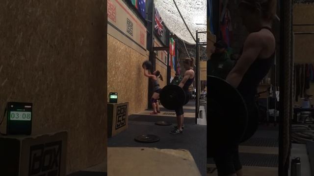 ICE AGE 2 GLACIER GAMES WOD 3 QUALIFIER смотреть онлайн