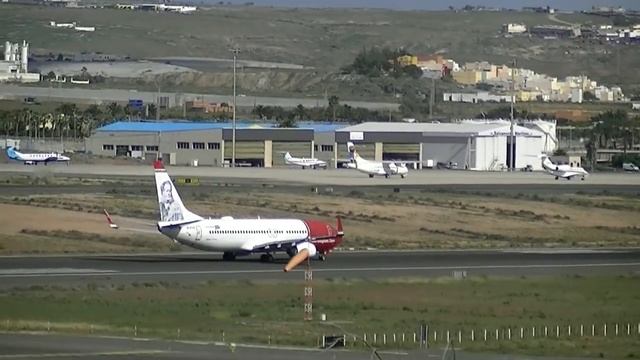 Gran Canaria Airport - Landings and takeoffs смотреть онлайн