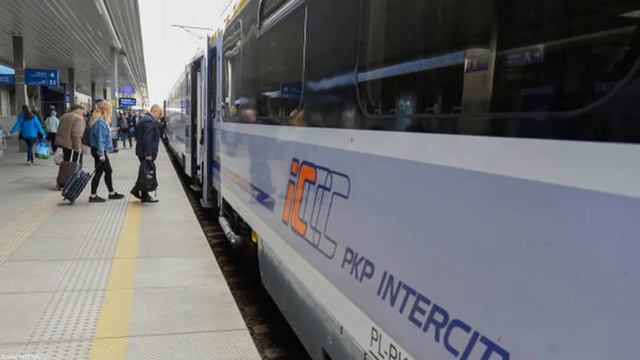 Walka o bilety PKP Intercity. Kupując w ten sposób zapłacisz więcej. смотреть онлайн