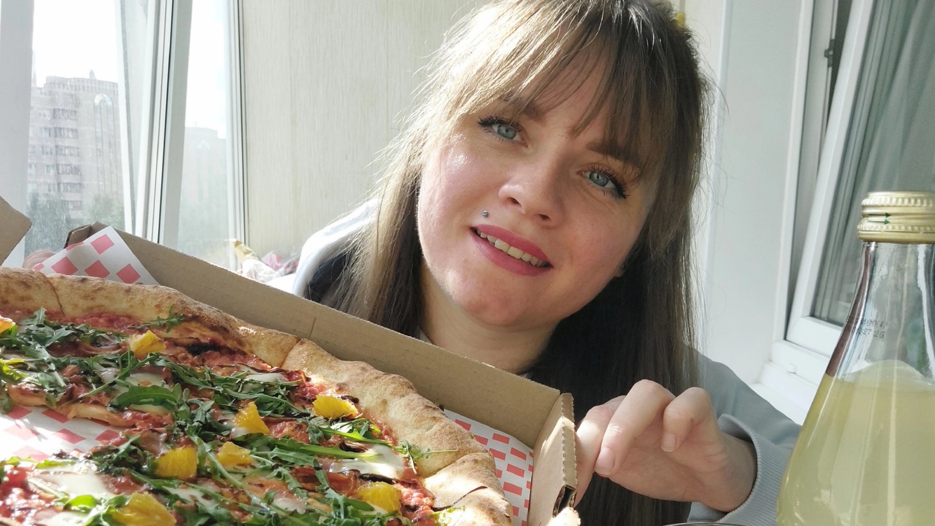 Мукбанг пицца Анатра с уткой, апельсином, рукколой, пармезаном| Обзор #мукбанг #фудблогер смотреть онлайн