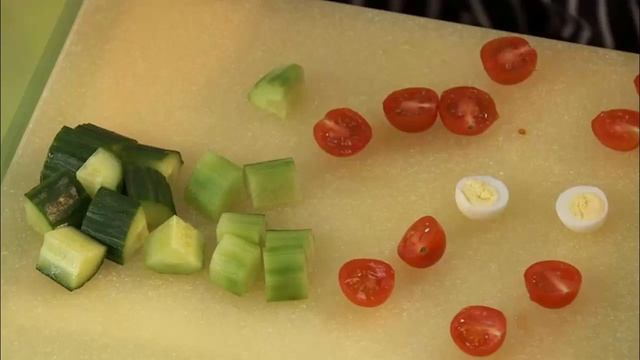 Канапе с базиликовым соусом [Детская кухня, рецепт] смотреть онлайн