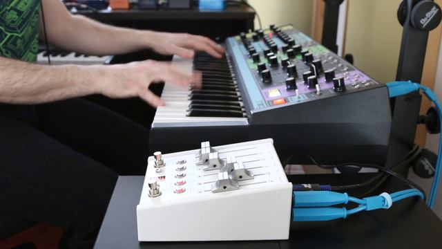 Dreamy Zelda: Link's Awakening Music // Synth & Reverb Pedal (CXM 1978) смотреть онлайн