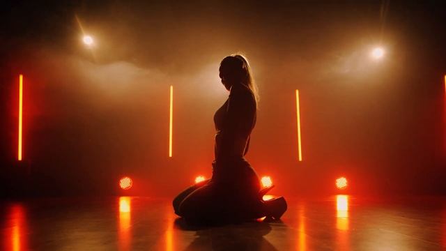 Strip в Show Time. Ксения Гагаринова смотреть онлайн