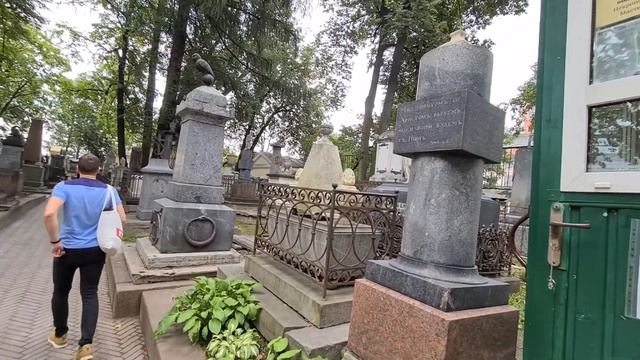 Некрополь мастеров искусств, Александро-Невская Лавра колокольный звон смотреть онлайн